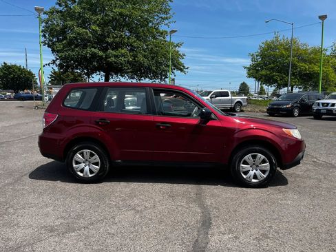 Used 2010 Subaru Forester 2.5X AWD/4WD image 2