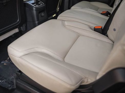 Used 2022 Volvo XC90 T8 R-Design w/ Advanced Package image 30