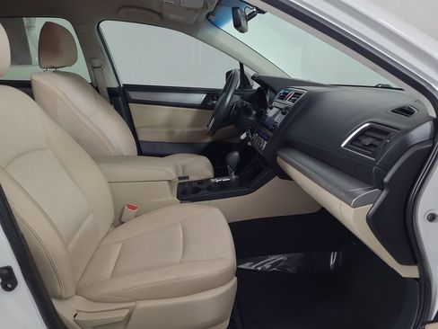 Used 2017 Subaru Outback 2.5i Premium AWD/4WD image 19