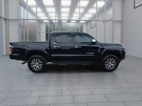 Used 2023 Toyota Tacoma Limited AWD/4WD image 9