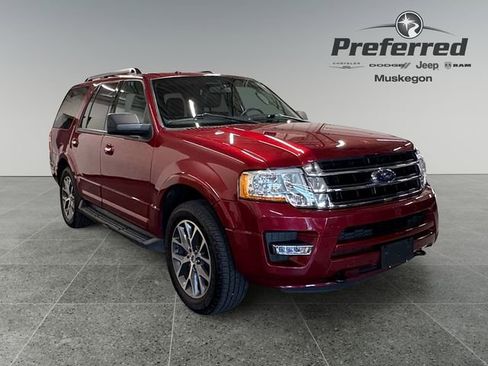 Used 2016 Ford Expedition XLT w/ Equipment Group 202A AWD/4WD image 1
