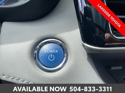 Used 2022 Toyota Highlander XLE FWD image 36