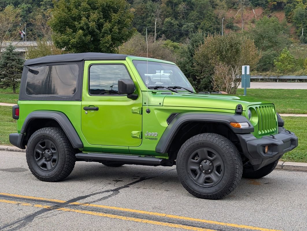 Used 2018 Jeep Wrangler Sport AWD/4WD image 3