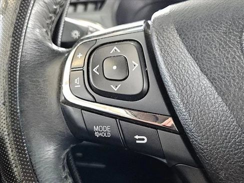 Used 2018 Toyota Avalon XLE image 8