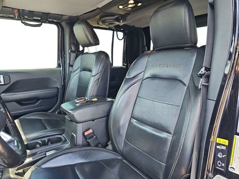Used 2020 Jeep Gladiator Overland AWD/4WD image 15