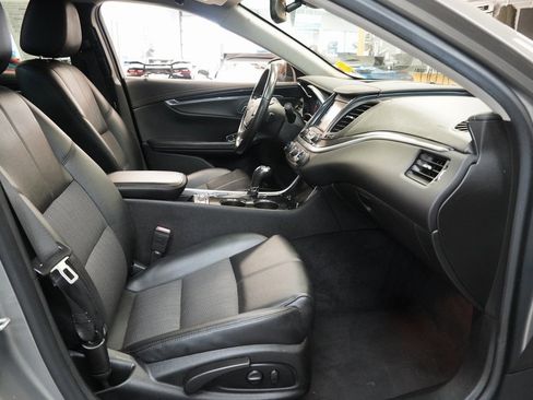 Used 2019 Chevrolet Impala LT w/ LT Convenience Package image 32
