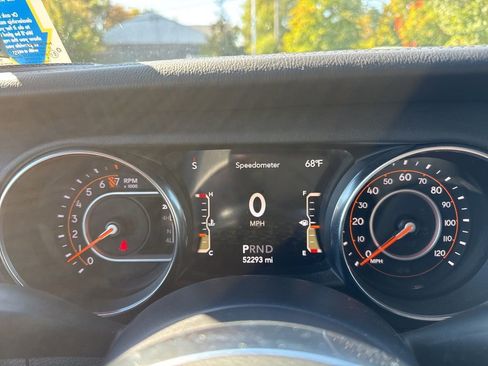 Used 2020 Jeep Gladiator Overland image 12