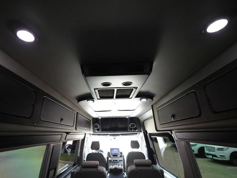 Used 2021 Mercedes-Benz Sprinter 3500 image 16