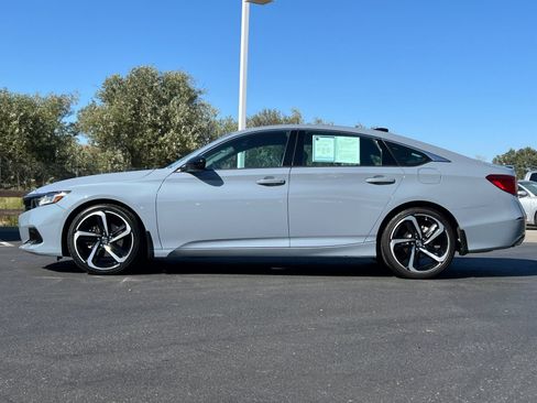 Used 2022 Honda Accord Sport image 3