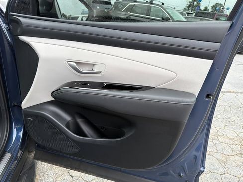 Used 2025 Hyundai Tucson Limited FWD image 14