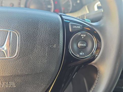 Used 2017 Honda Accord EX-L image 18