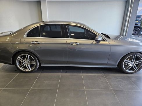 Used 2017 Mercedes-Benz E 300 image 4
