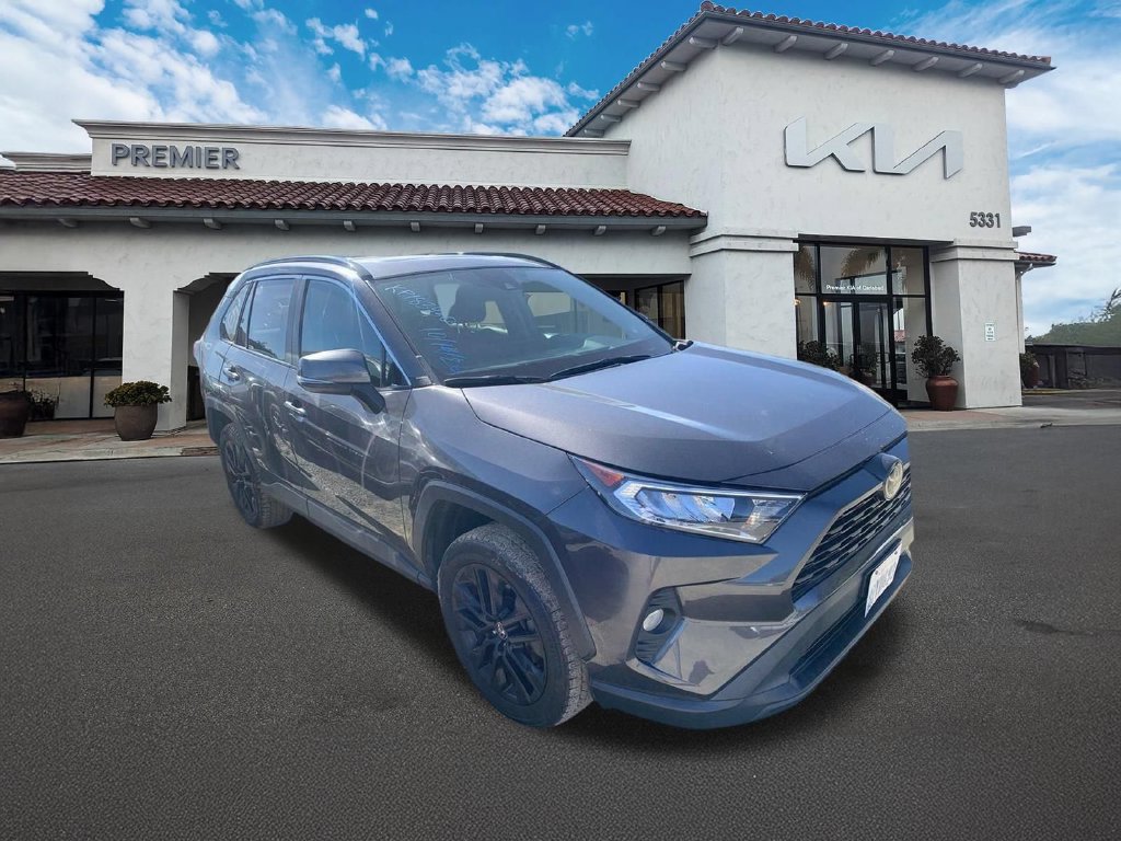 Used 2021 Toyota RAV4 XLE Premium FWD image 4