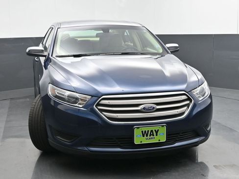 Used 2017 Ford Taurus SE image 8