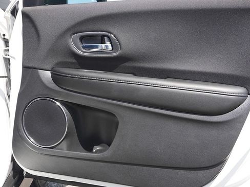 Used 2021 Honda HR-V EX image 23