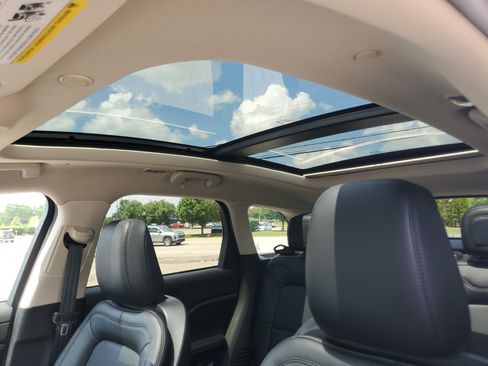 Certified 2024 Lincoln Corsair AWD w/ Equipment Group 101A image 11