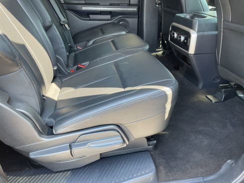 Used 2022 Ford Expedition Max XLT image 34