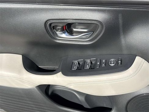 Certified 2023 Honda HR-V EX-L image 11