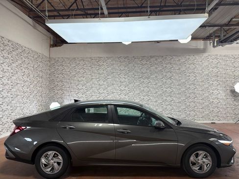 New 2026 Hyundai Elantra SE FWD image 8