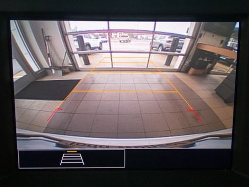 Used 2022 GMC Terrain SLE w/ Driver Convenience Package image 14