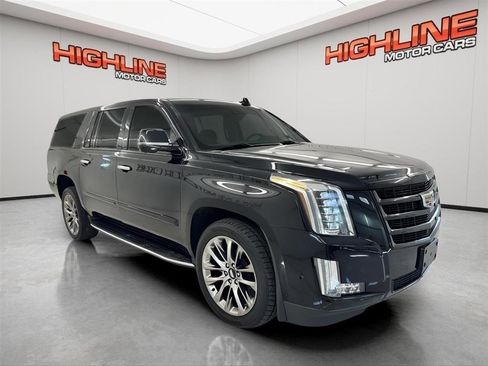 Used 2020 Cadillac Escalade ESV Luxury w/ Escalade Sport Edition RWD image 3