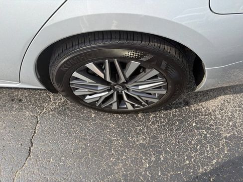 Used 2026 Nissan Altima 2.5 SV FWD image 10