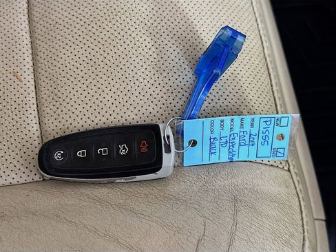 Used 2017 Ford Expedition Limited w/ Equipment Group 301A RWD image 31