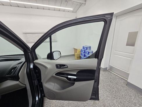 Used 2020 Ford Transit Connect XLT FWD image 28