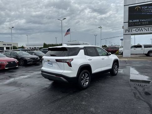 Used 2026 Chevrolet Equinox LT FWD image 5