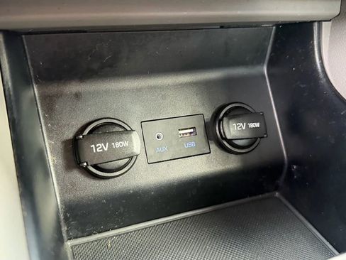 Used 2020 Hyundai Elantra SE image 21