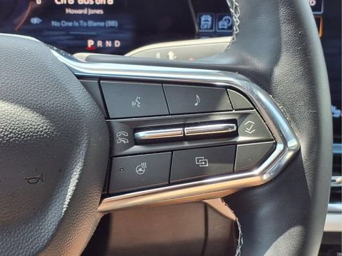 Used 2025 Chevrolet Equinox EV LT FWD image 14