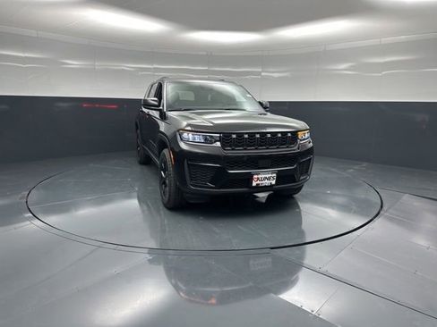 New 2026 Jeep Grand Cherokee Altitude AWD/4WD image 1