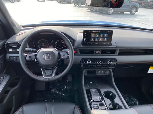 New 2025 Honda Pilot TrailSport image 15