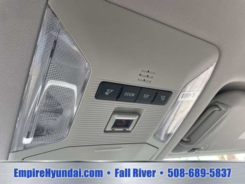 Used 2025 Toyota RAV4 XLE AWD/4WD image 26