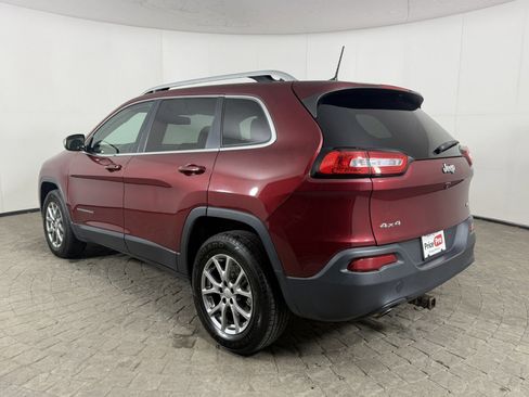 Used 2018 Jeep Cherokee Latitude Plus w/ Cold Weather Group image 5