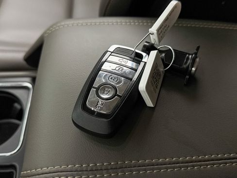 Used 2024 Lincoln Corsair Premiere image 37