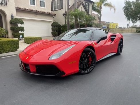Used 2018 Ferrari 488 GTB RWD image 2
