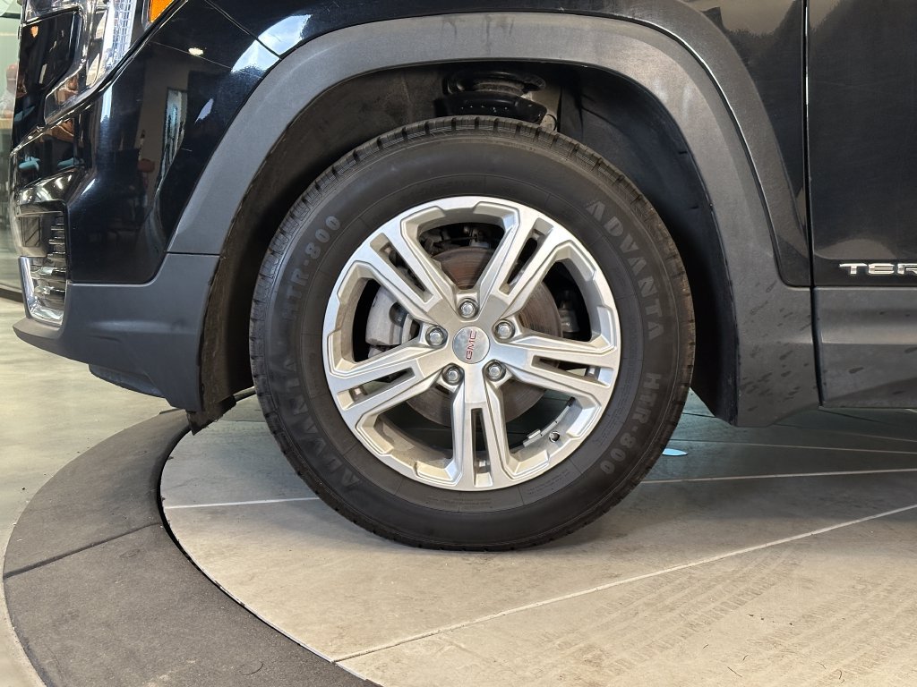 Used 2022 GMC Terrain SLE w/ Driver Convenience Package AWD/4WD image 25