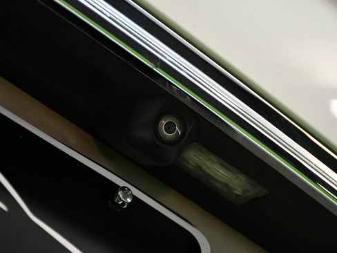 Used 2018 BMW ALPINA B7 xDrive image 15