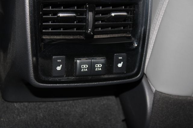 Used 2019 Toyota Avalon Limited w/ All Weather Liner Package FWD image 10