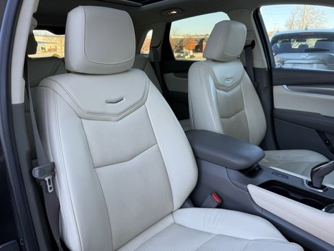 Used 2017 Cadillac XT5 Luxury w/ Driver Awareness Package image 23