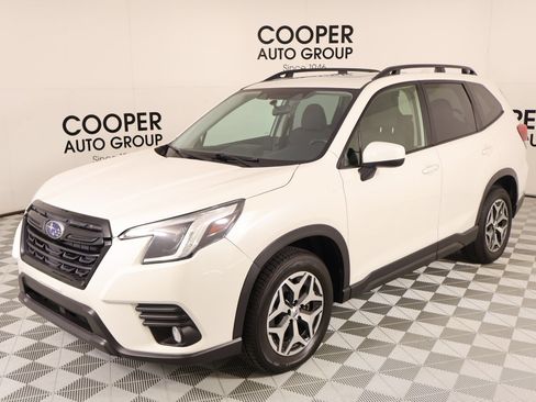Used 2023 Subaru Forester Premium AWD/4WD image 10