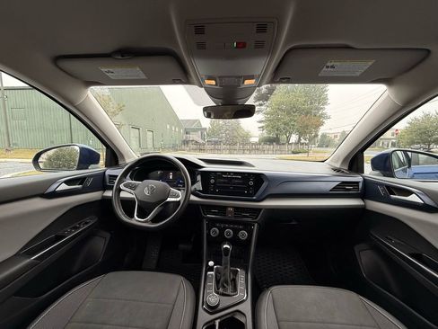 Used 2023 Volkswagen Taos SE image 15