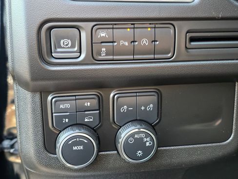 Used 2024 Chevrolet Suburban LT image 15