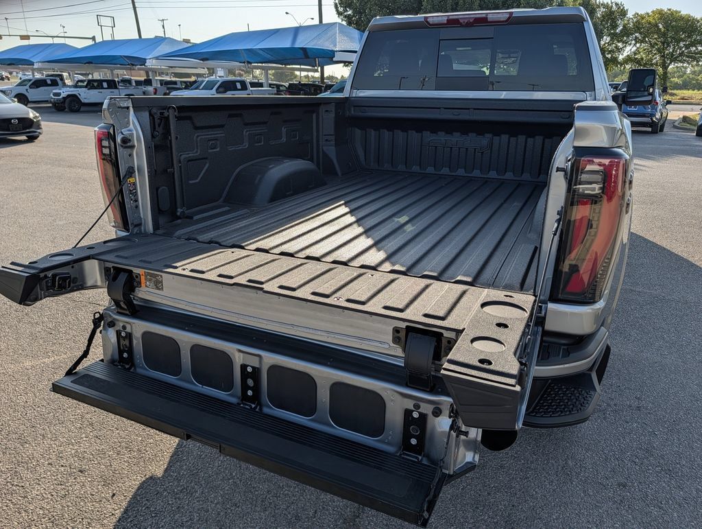 Used 2024 GMC Sierra 2500 AT4 w/ AT4 Premium Plus Package AWD/4WD image 30