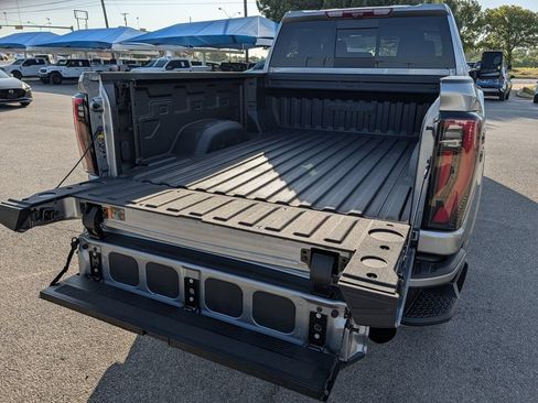Used 2024 GMC Sierra 2500 AT4 w/ AT4 Premium Plus Package AWD/4WD image 30