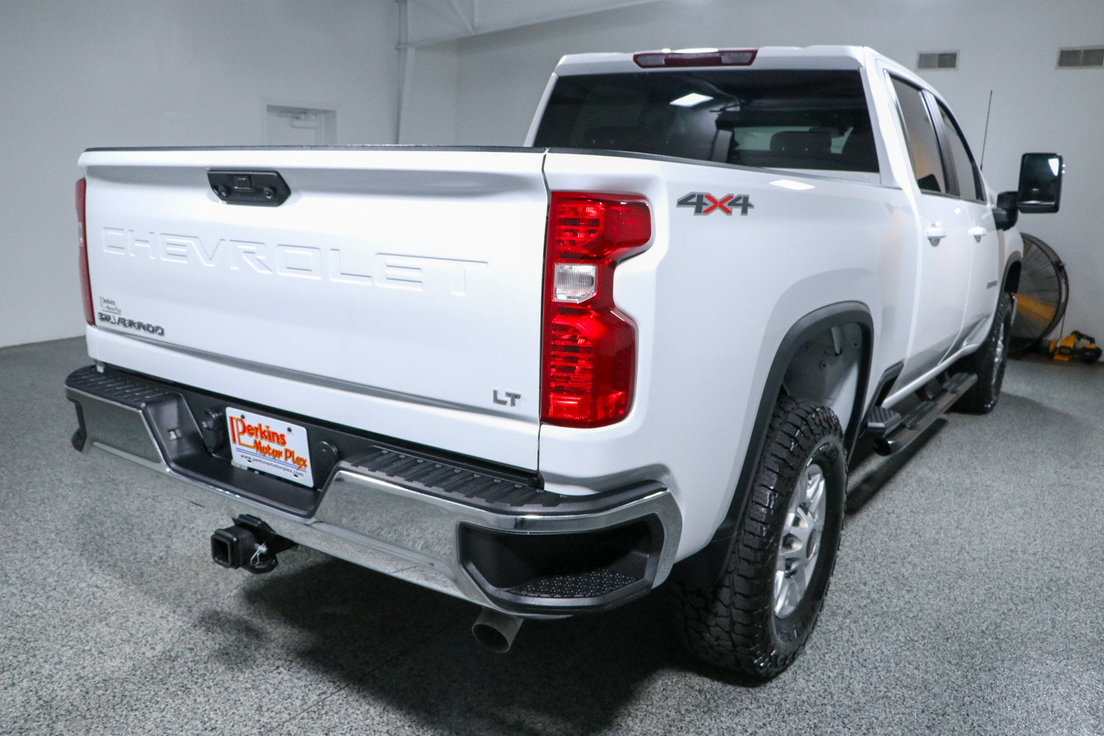 Used 2024 Chevrolet Silverado 2500 LT AWD/4WD image 7