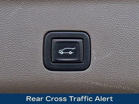 Used 2021 GMC Yukon Denali w/ Denali Ultimate Package image 33