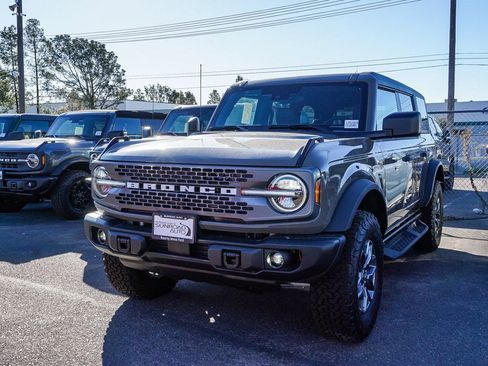 New 2025 Ford Bronco Badlands AWD/4WD image 3