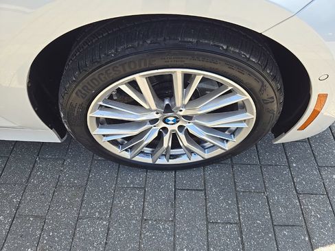 Used 2024 BMW 330i xDrive Sedan w/ Premium Package AWD/4WD image 11